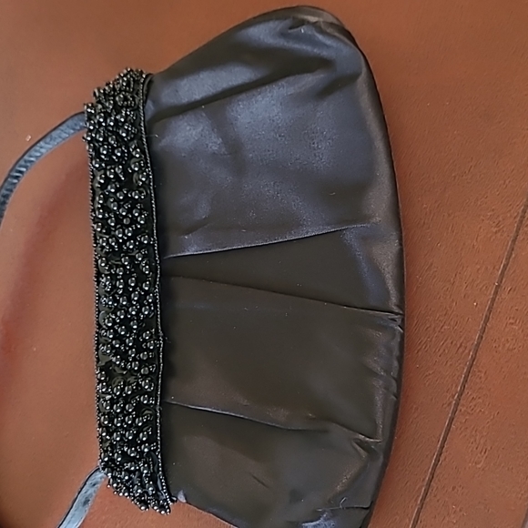 REALLY BEAUTIFUL BEAD & SATIN EVENING PURSE - Picture 2 of 6